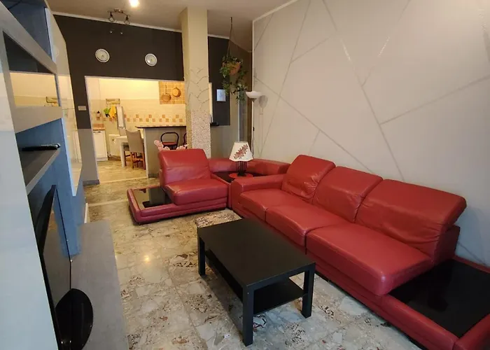 Intero Ampio Ed Elegante Zona Navile-fiera *